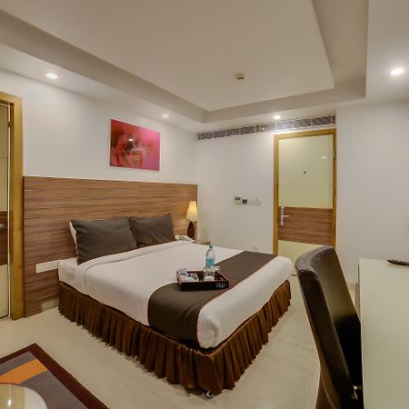 Отель Townhouse Oak Safdarjung Нью-Дели Экстерьер фото