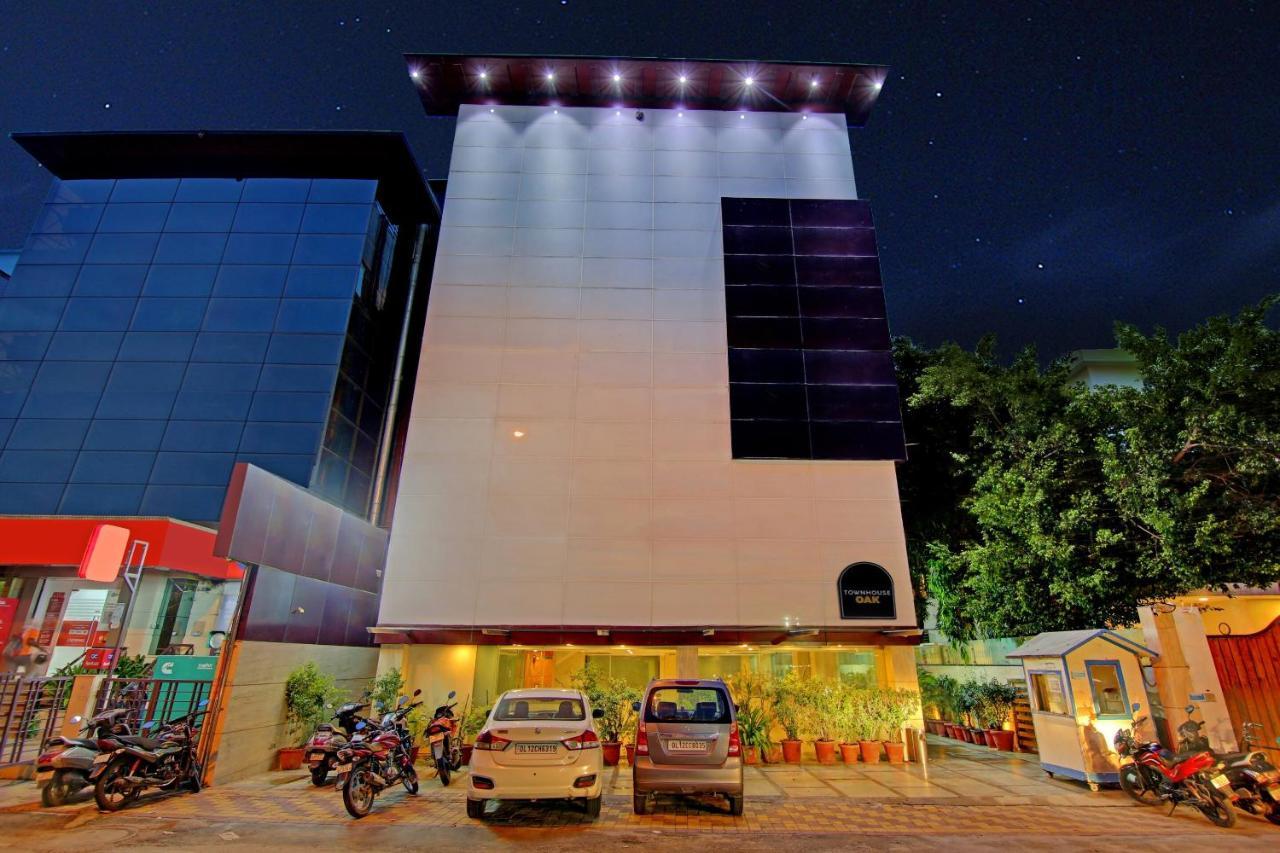 Отель Townhouse Oak Safdarjung Нью-Дели Экстерьер фото