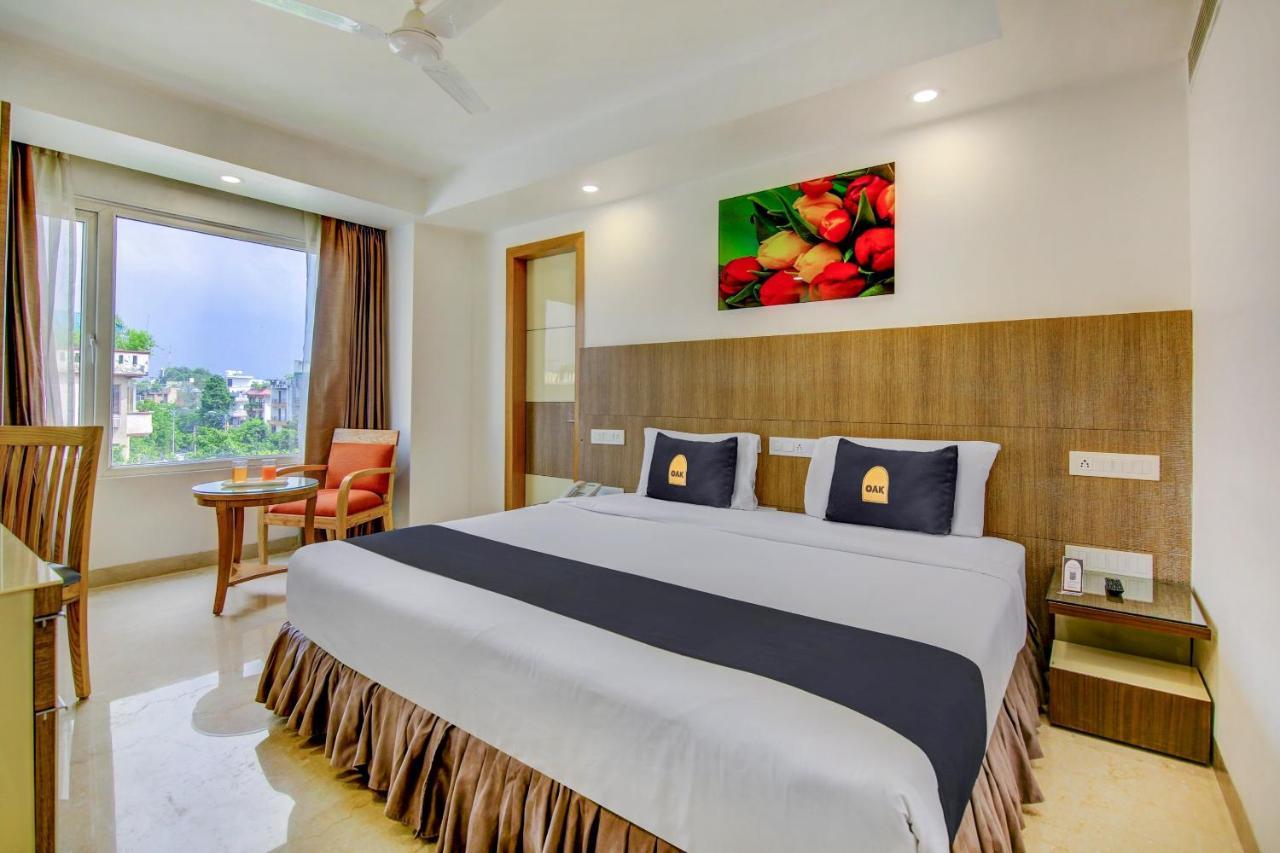 Отель Townhouse Oak Safdarjung Нью-Дели Экстерьер фото