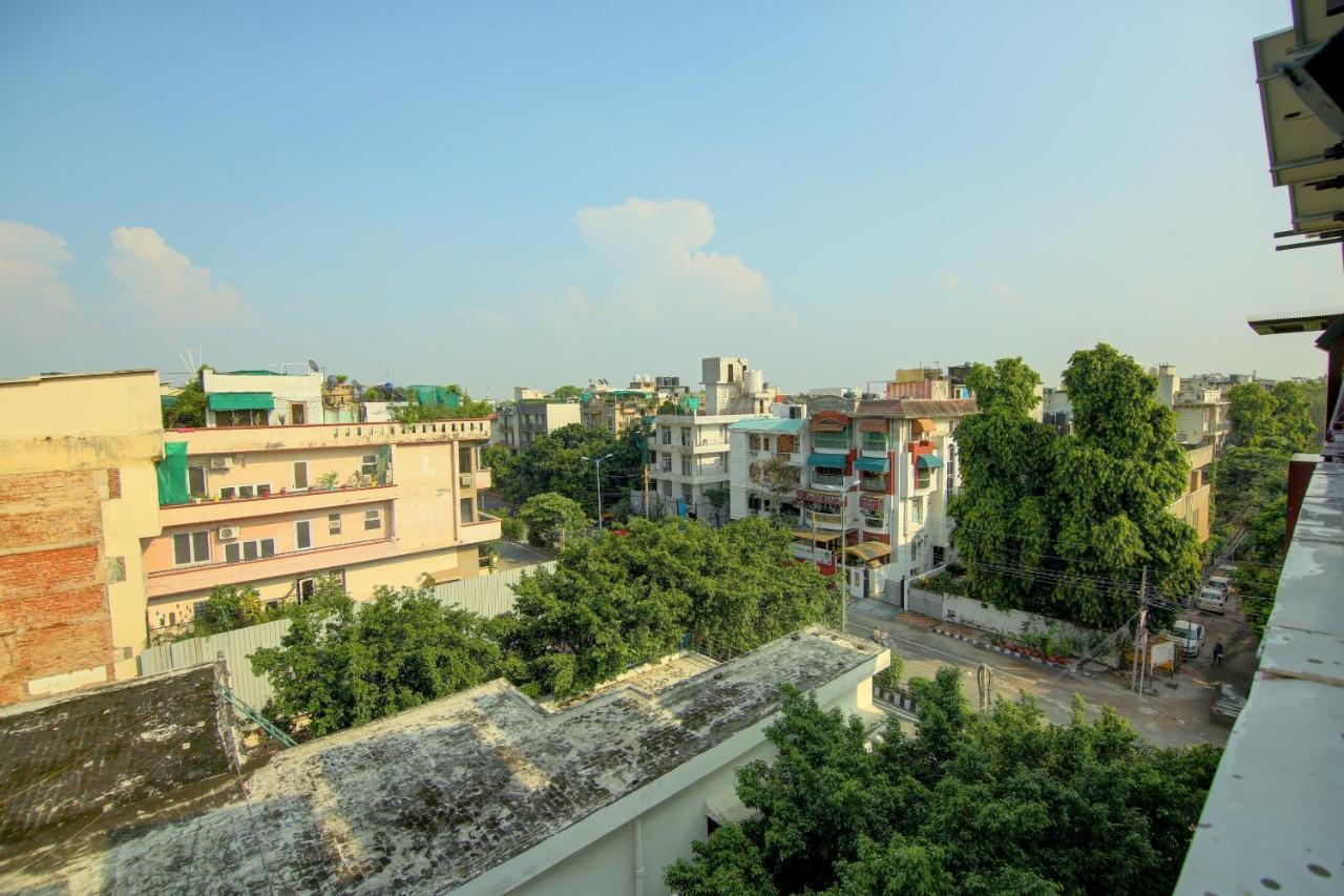 Отель Townhouse Oak Safdarjung Нью-Дели Экстерьер фото