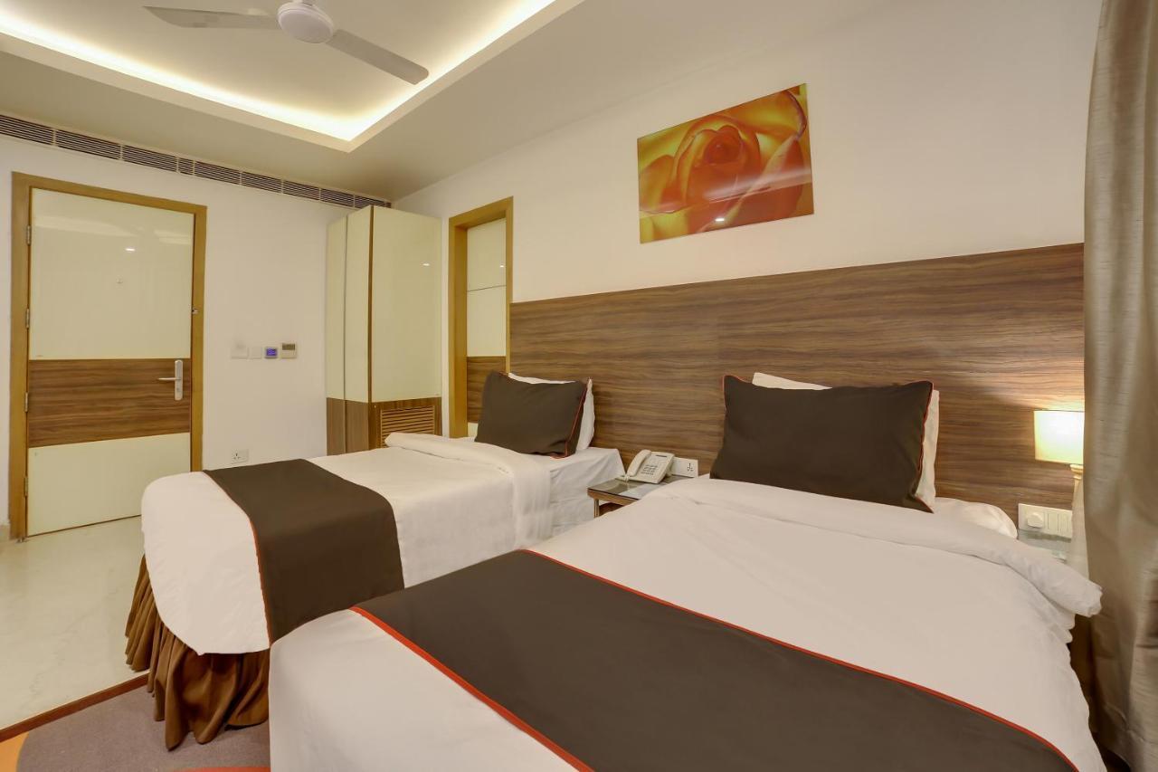 Отель Townhouse Oak Safdarjung Нью-Дели Экстерьер фото