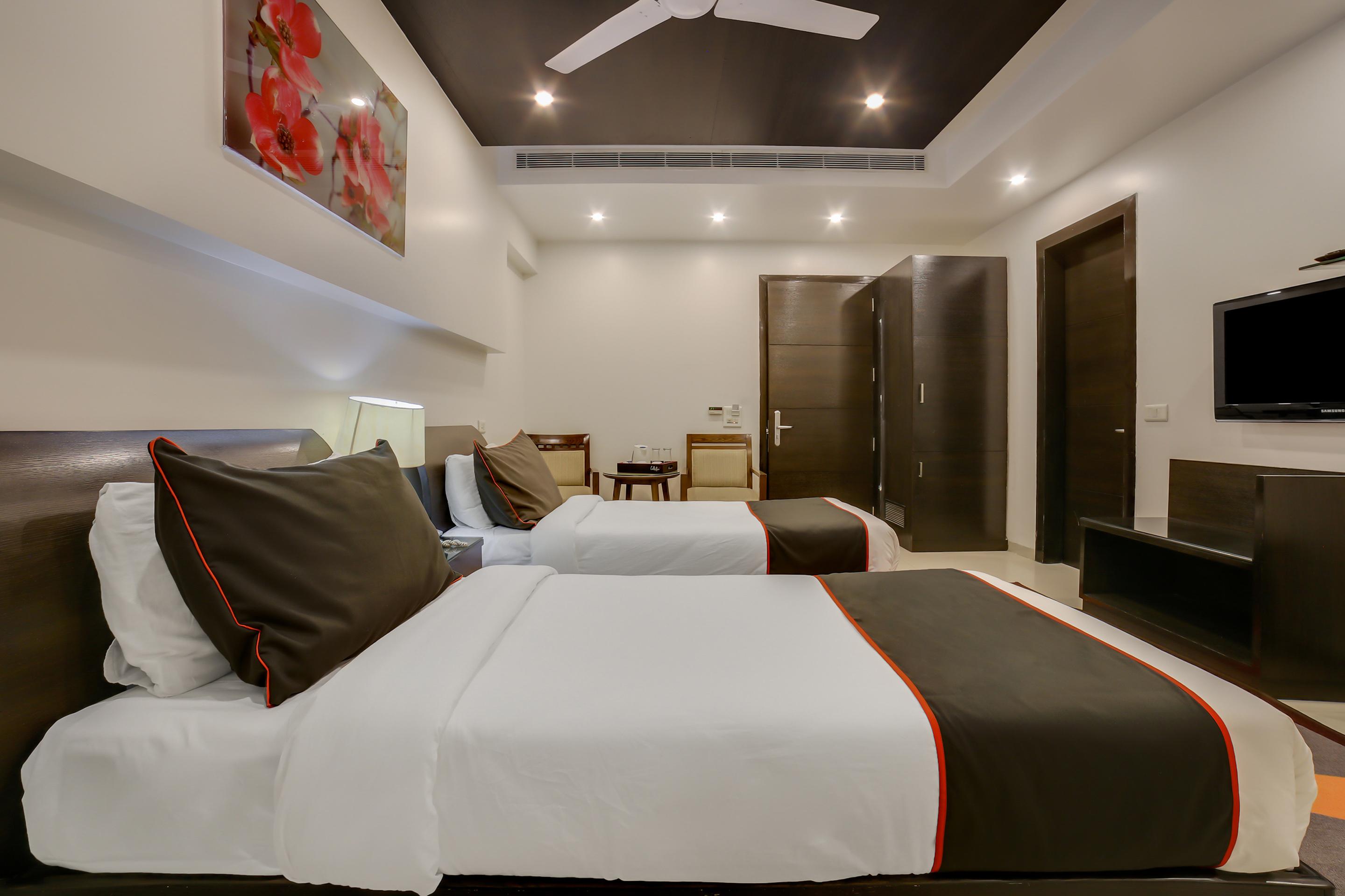Отель Townhouse Oak Safdarjung Нью-Дели Экстерьер фото