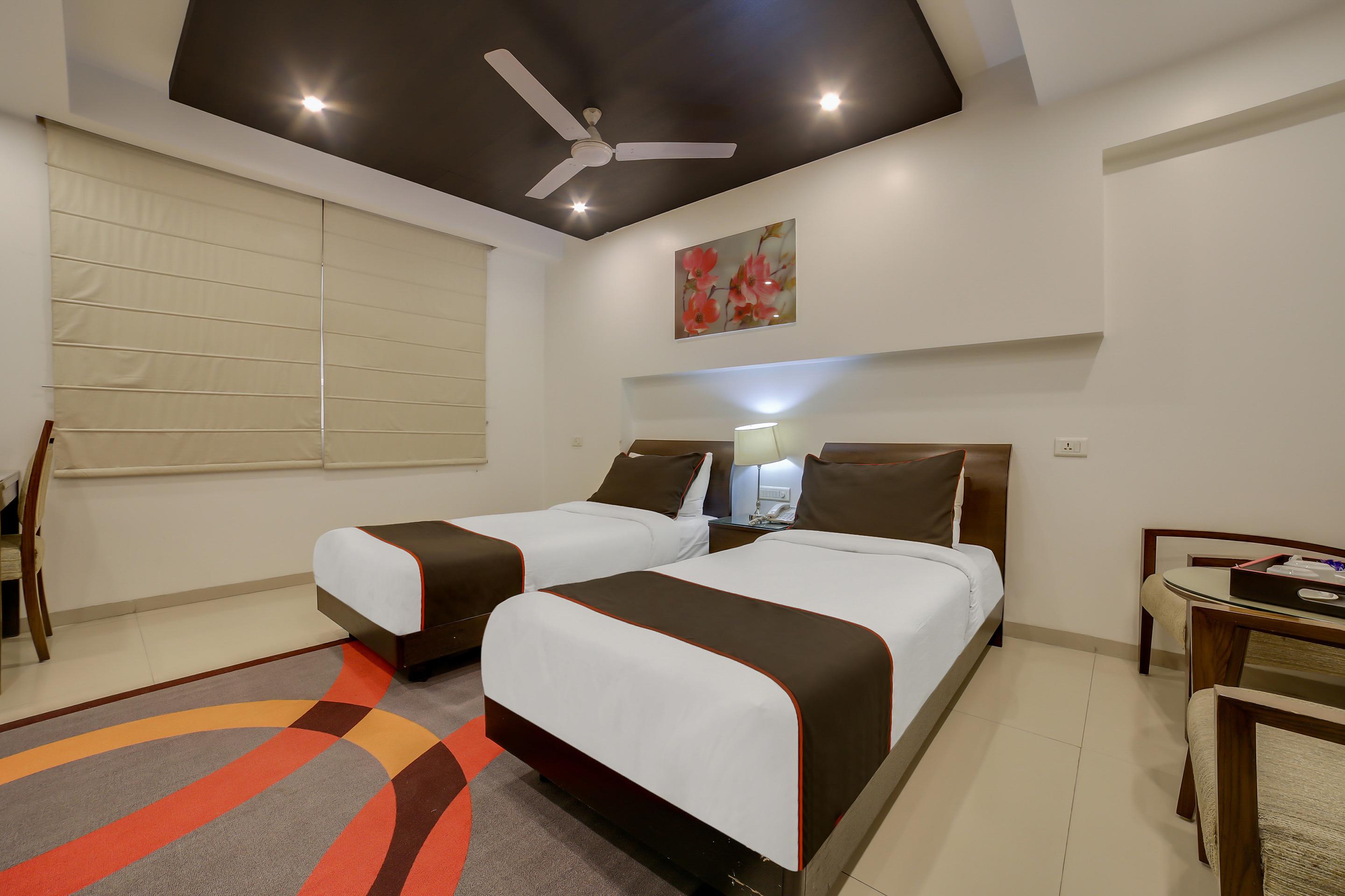 Отель Townhouse Oak Safdarjung Нью-Дели Экстерьер фото